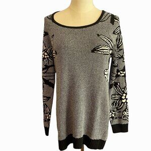 NEW WITH TAGS Heather black and ivory floral knit  tunic sweater COZY
